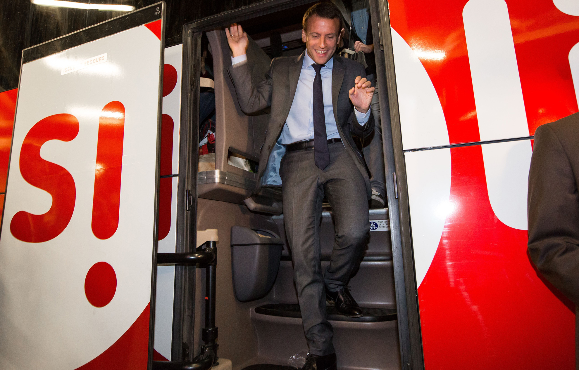 Bus Macron : Macron dans un bus