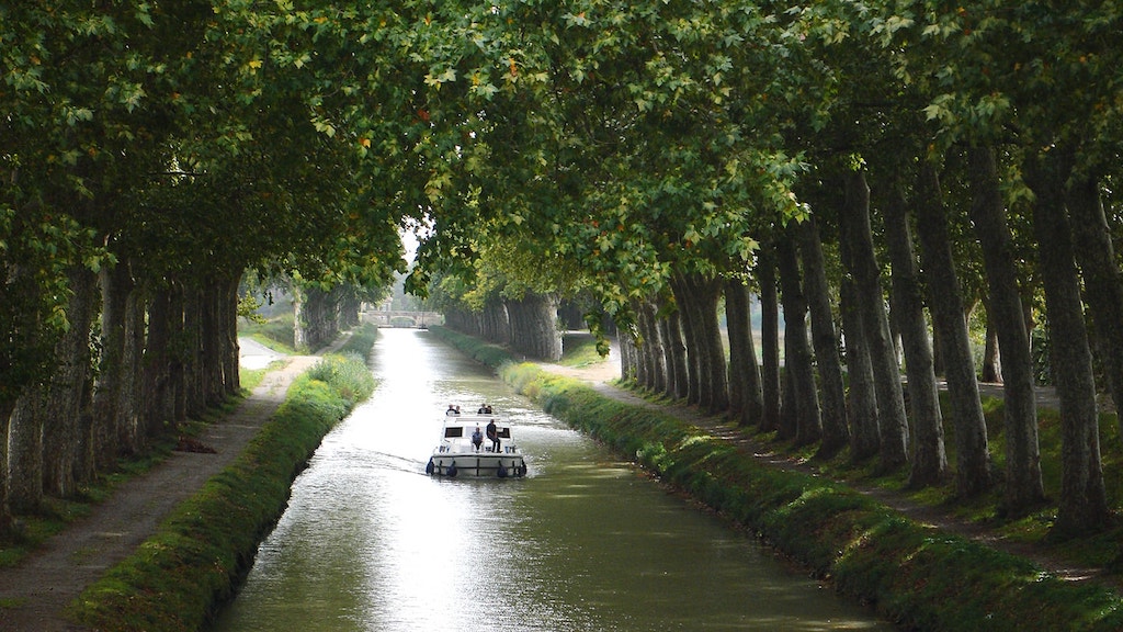 Vacances de Noël : découvre les plus belles destinations d'Europe Canal du Midi France