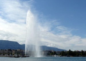 Bus Paris Genève pas cher : alerte bon plan Lac Léman Jet d'eau paysage montagne