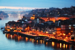ou partir en novembre couverture porto portugal soir lumières