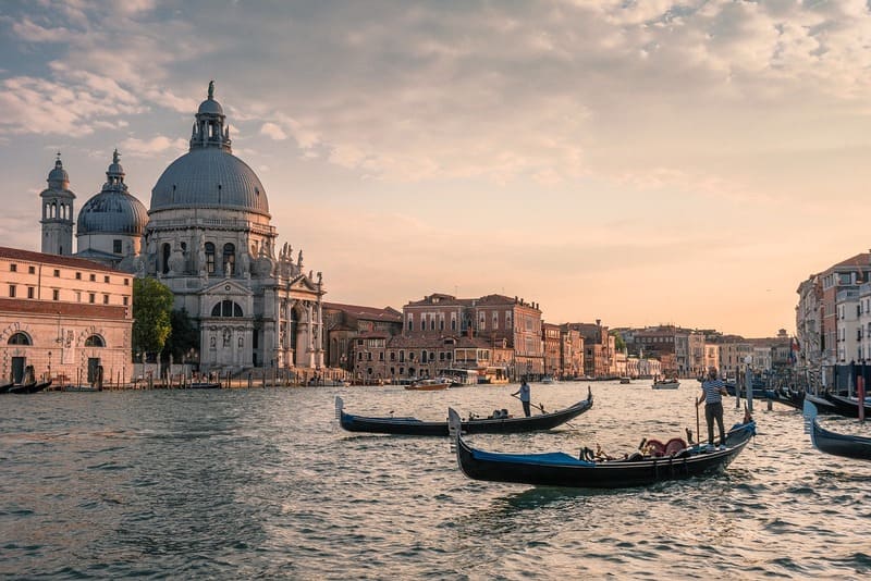 villes sur l'eau - Venise et ses gondoles