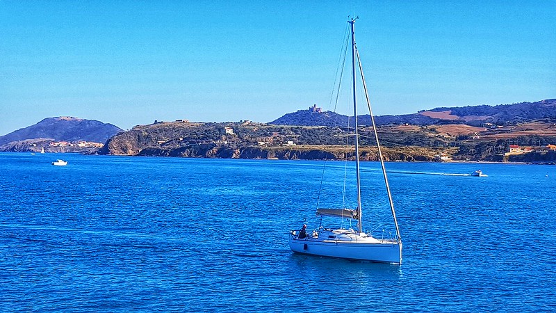 argelès-sur-mer - voilier au large des côtes - Flickr @Isa AUBRY