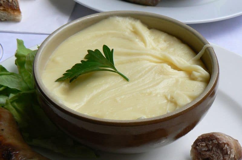 bol d'aligot - spécialité de l'Aubrac