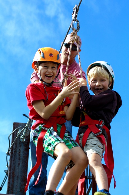 tyrolienne en famille enfant