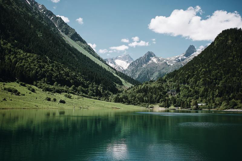 montagne et lac d'altitude en France