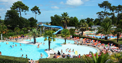 piscine du Camping les Viviers en France