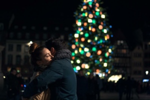 sapin de Noël calin homme femme Noël strasbourg