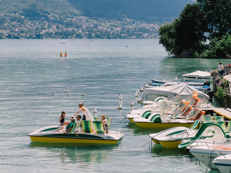 lac d'annecy pédalo famille