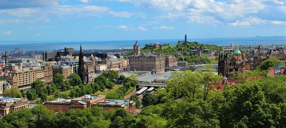 photo d'Edimbourg sous le soleil en été