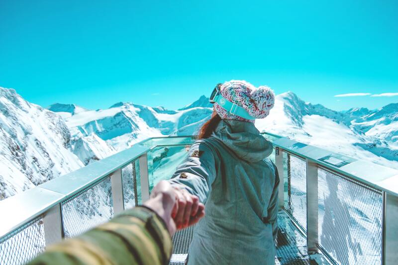 Paysage de Montagne - Vacances au ski - Couple à la montagne