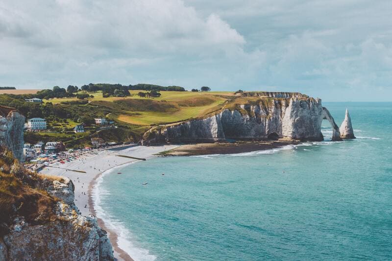 Falaise d'Etretat - que faire en normandie - vacances été 2021