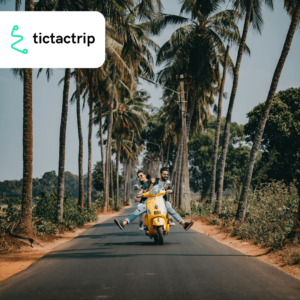 vacances été 2021 - voyage sur un scooter en couple