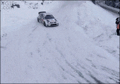 gif voiture rallye dérapage montagne