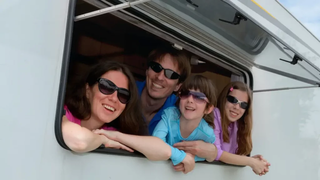 voyage en famille en camping car : camping car famille nombreuse
