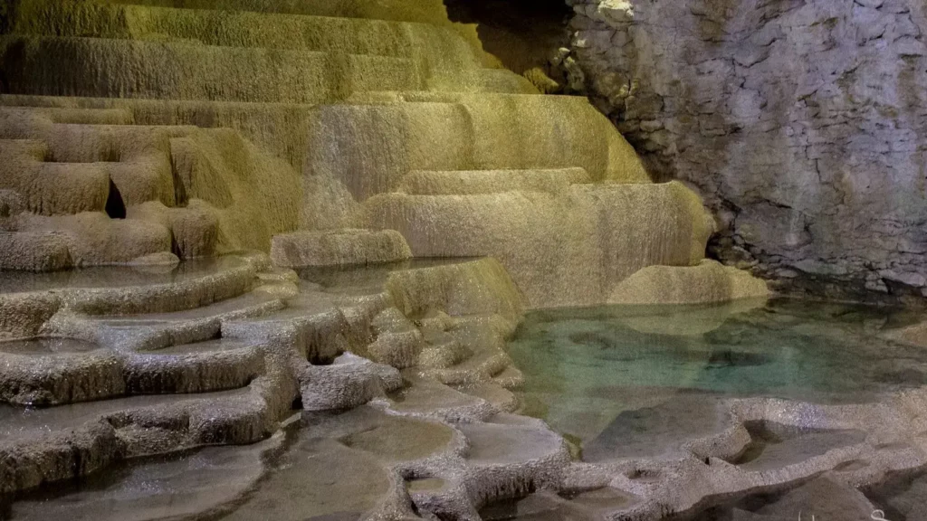 grottes de la balme - activités autour de lyon