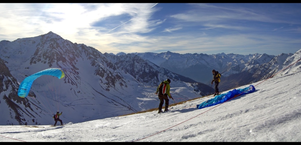 Activité de montagnes - parapente