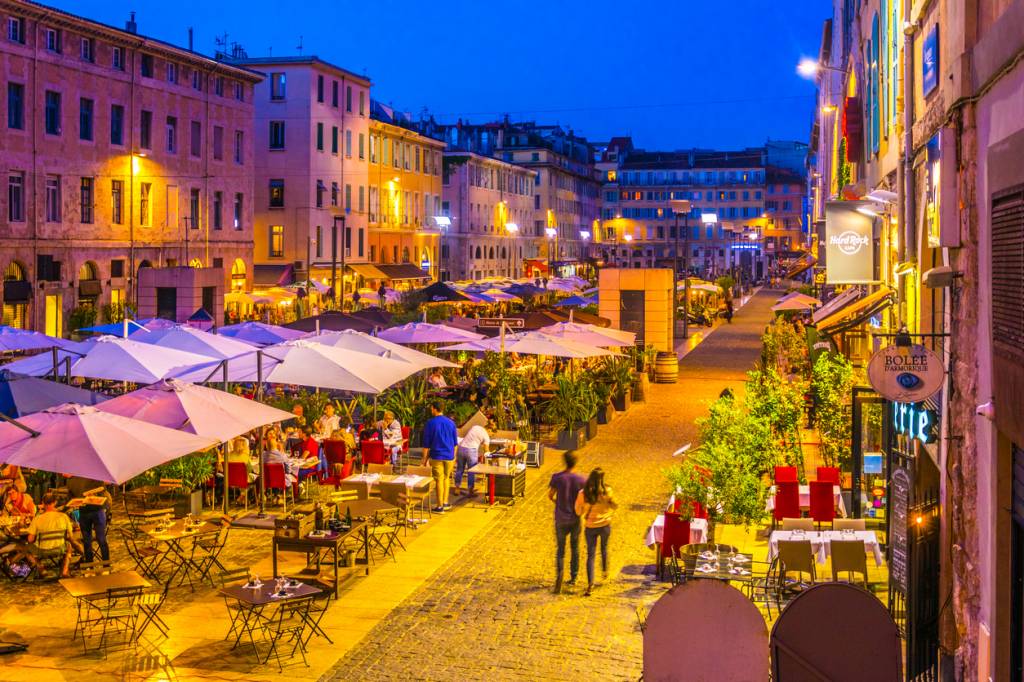 restaurants et bar à Marseille nuit