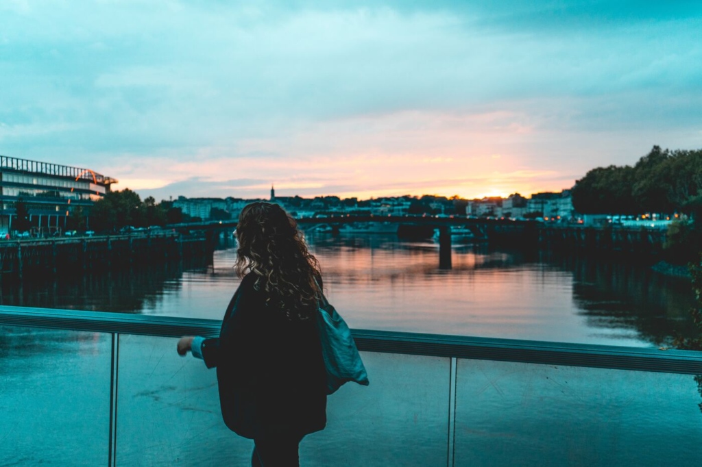 nantes femme pont