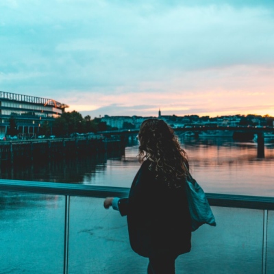 nantes femme pont